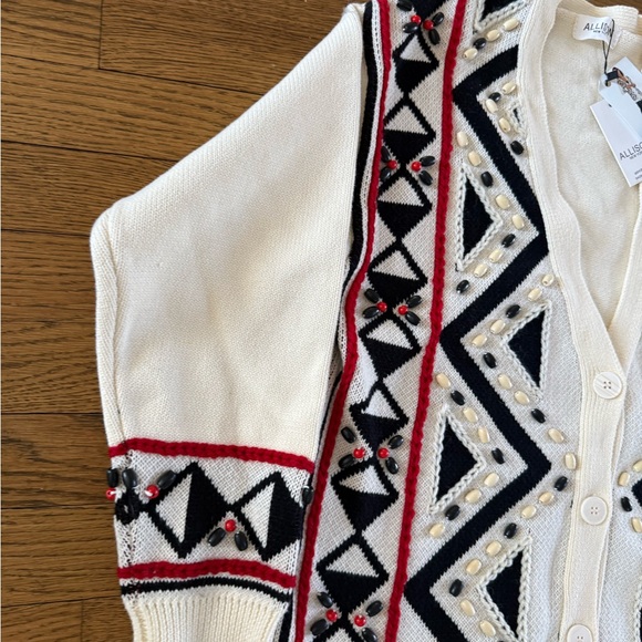 Beaded Geometric Patterned Cardigan - Picture 3 of 9